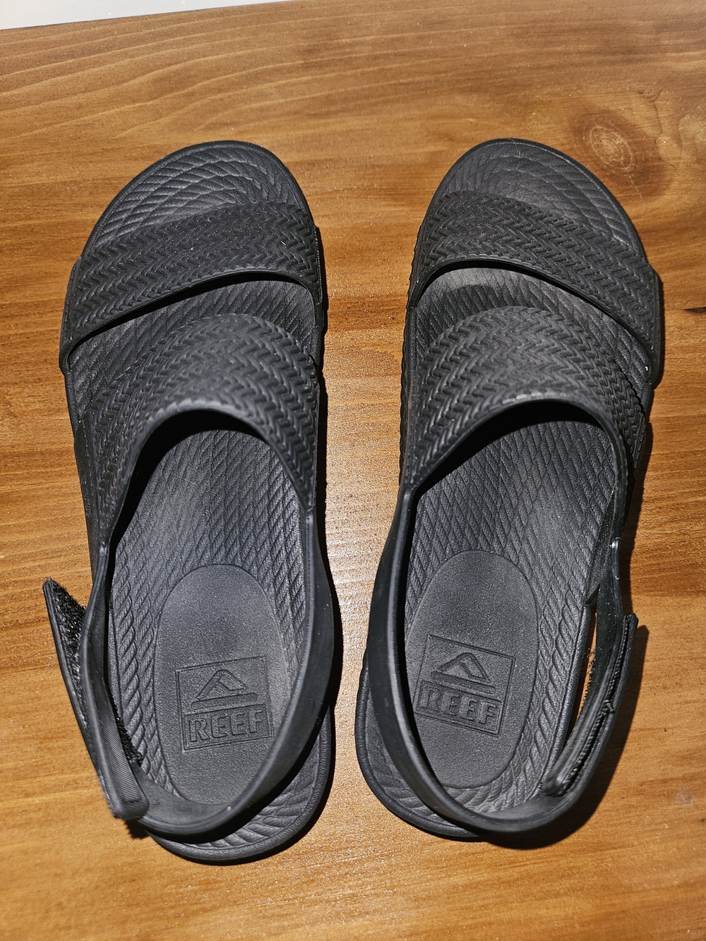 Reef Women's Black Vista Sandals with Adjustable Heel Strap